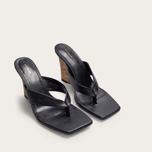 NIB PrettyLittleThing Black Pu Round Toe Thong Heeled Wedges